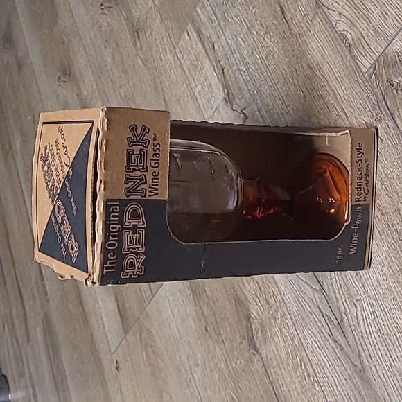 NIB THE ORIGINAL REDNEK WINE GLASS - Picture 5 of 8